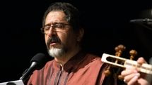آوازخوانی حسامالدین سراج در کنسرت «پرسه در خمسه»